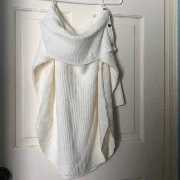 Beautiful Off shoulder Knit Blouse 💖 NY&C - Picture 1 of 4